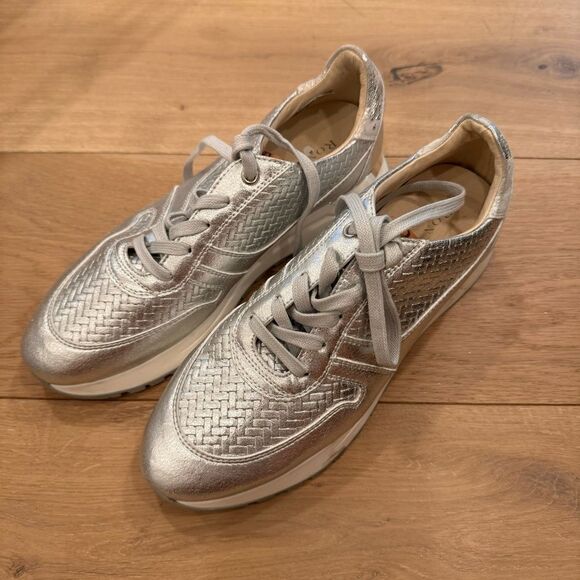Ron White Woman’s silver sneakers - Picture 2 of 8